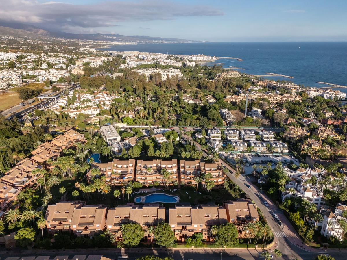 Apartment Middle Floor in Puerto Ban&uacute;s