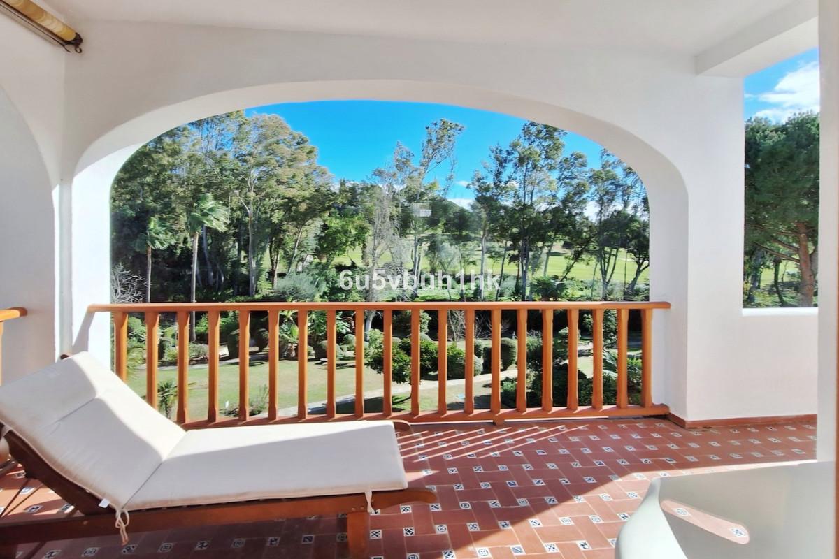 Apartment Penthouse in Nueva Andalucía