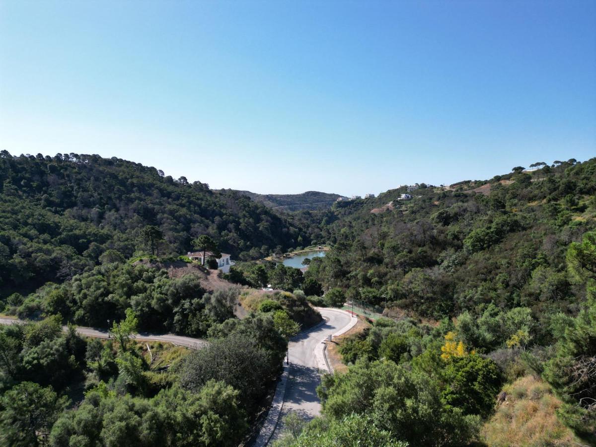 Plot Residential in Benahav&iacute;s