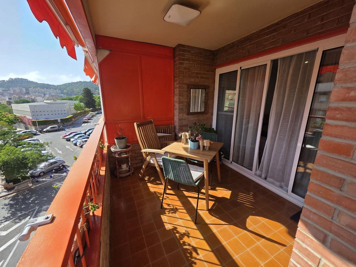 Apartment Middle Floor in M&aacute;laga Centro