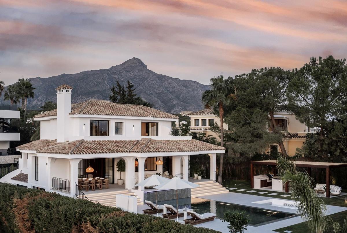 Villa Detached in Nueva Andalucía