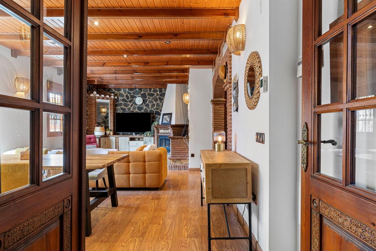 Villa Detached in Las Lagunas