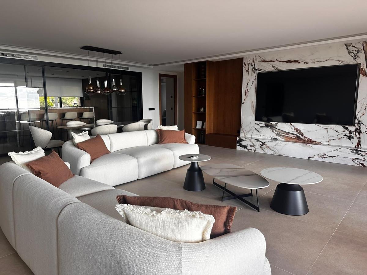 Apartment Middle Floor in Nueva Andalucía