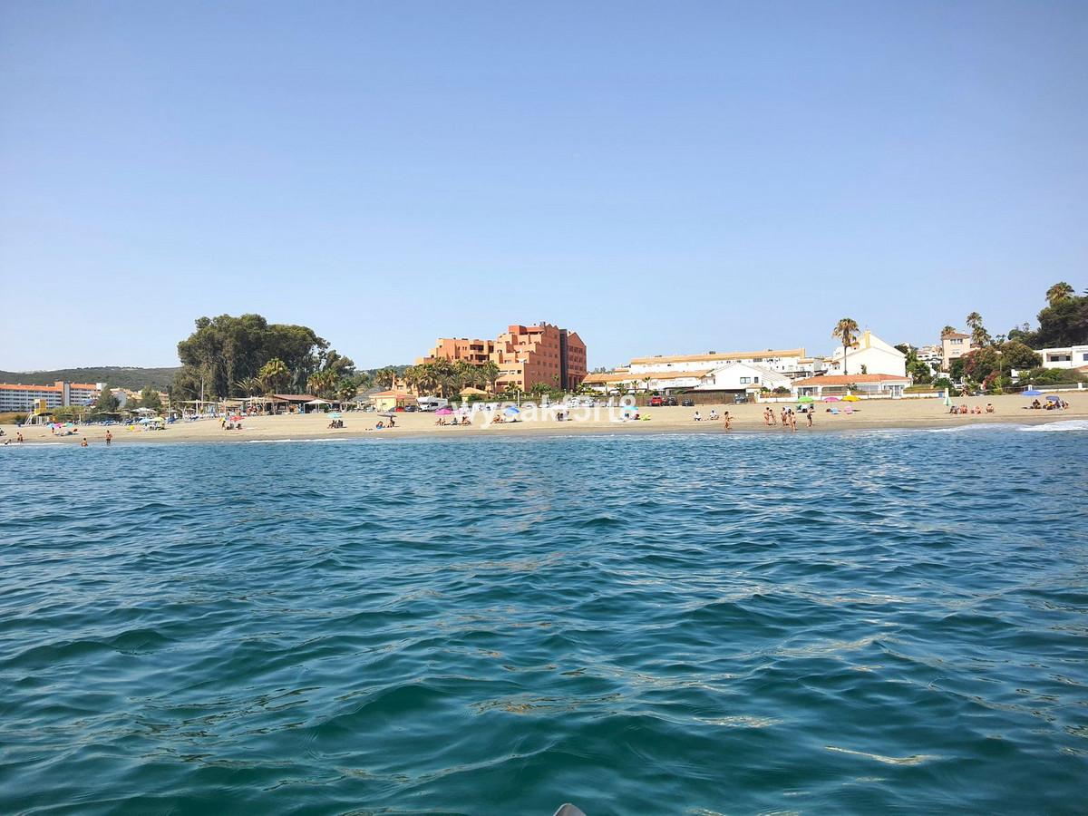 Apartment Middle Floor in La Duquesa