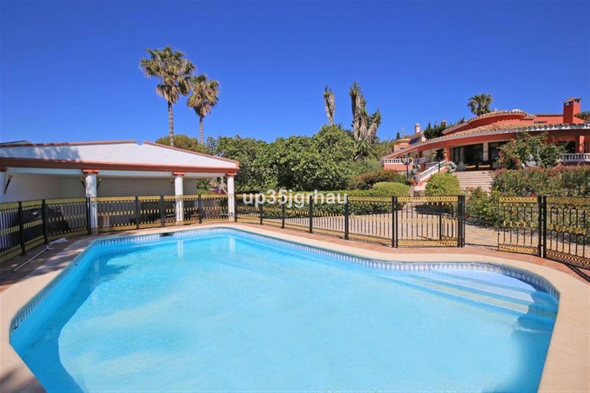 Villa Detached in Estepona