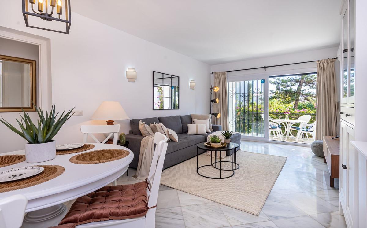 Apartment Ground Floor in El Paraiso