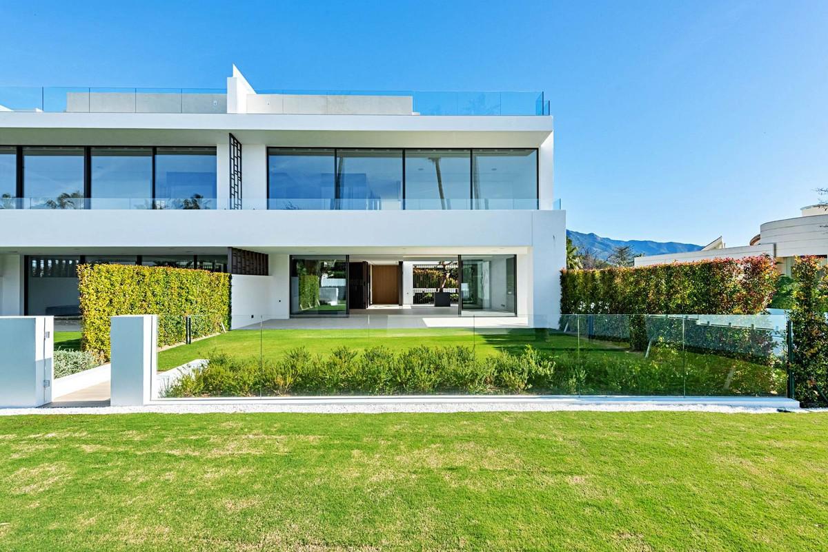 Villa Semi Detached in The Golden Mile