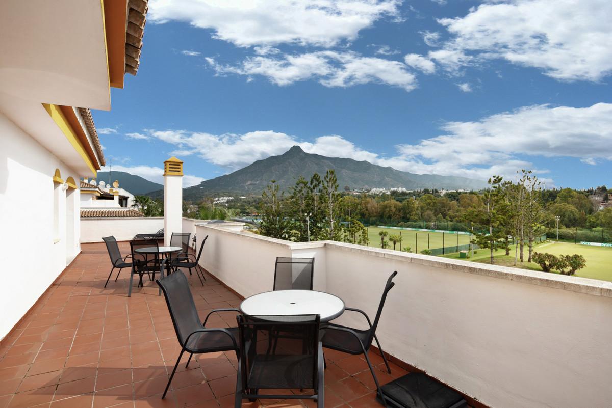 Apartment Penthouse in Nueva Andaluc&iacute;a