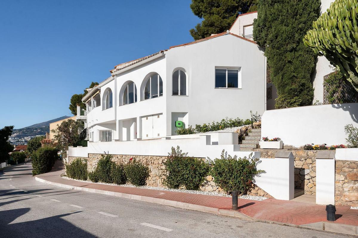 Villa Semi Detached in La Campana