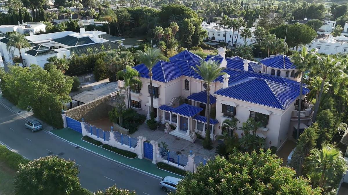 Villa Detached in Nueva Andalucía