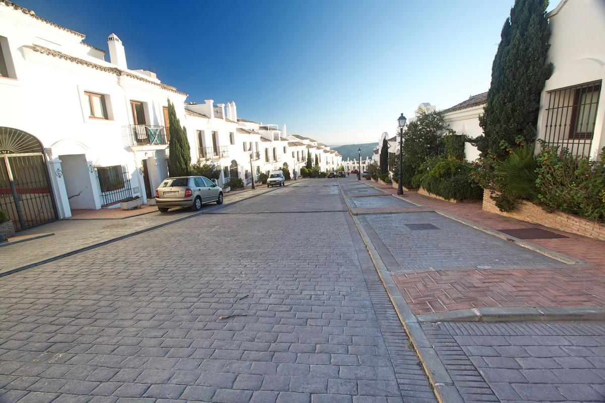 Townhouse Semi Detached in Casares