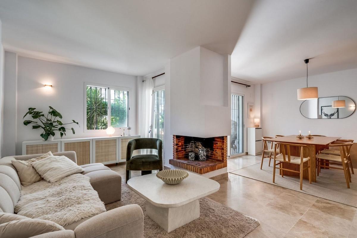 Townhouse Terraced in Nueva Andaluc&iacute;a