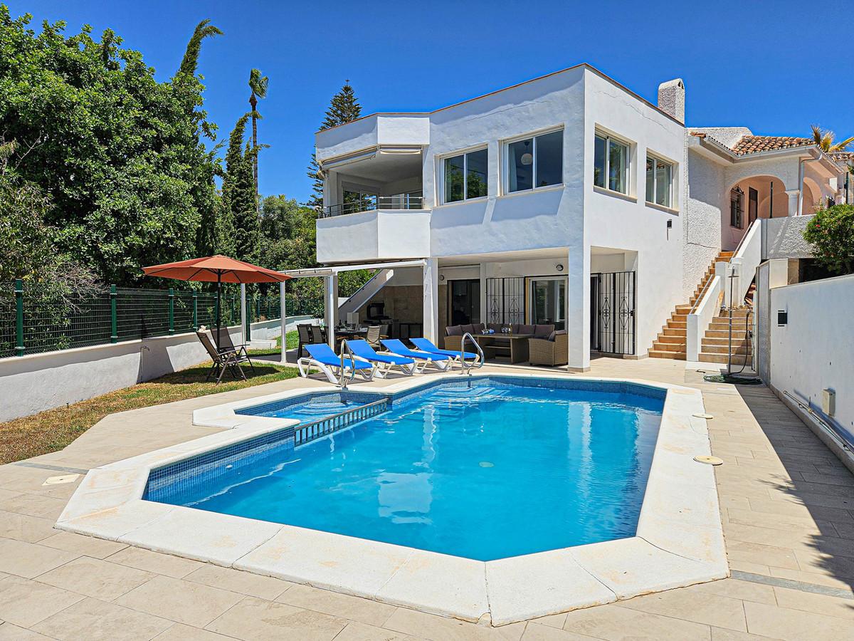 Villa Detached in Riviera del Sol