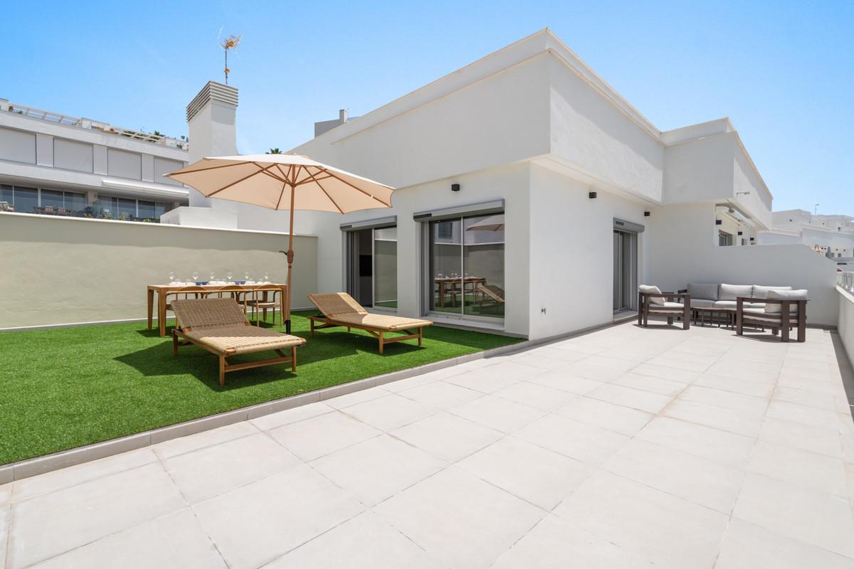 Apartment Penthouse in Estepona