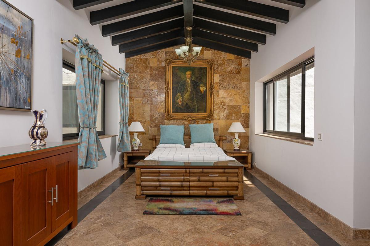 Apartment Middle Floor in Puerto Ban&uacute;s