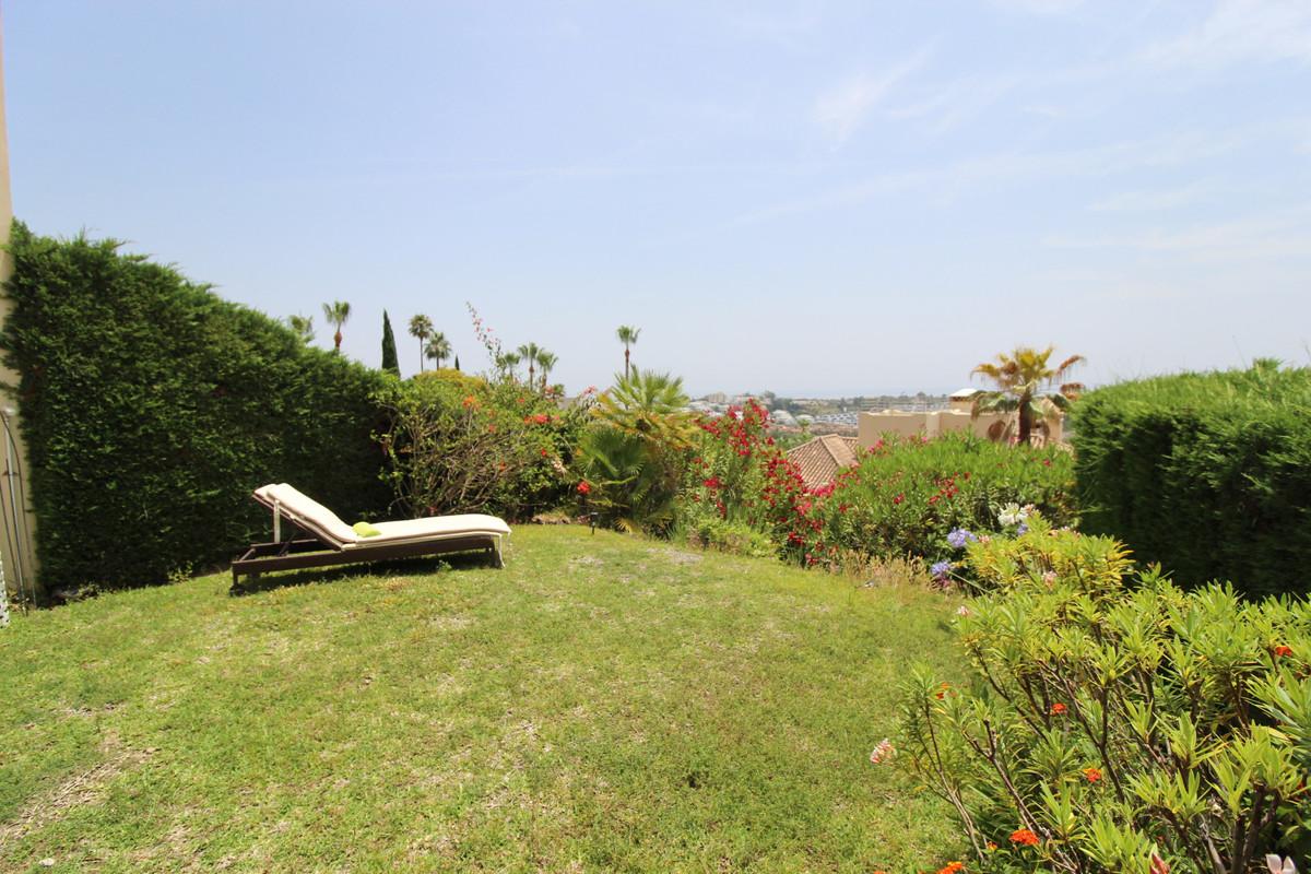 Townhouse Terraced in Benahav&iacute;s