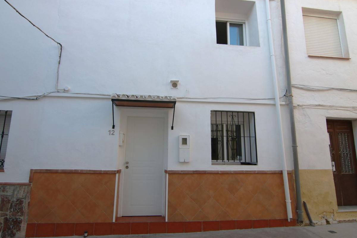 Townhouse Terraced in Co&iacute;n