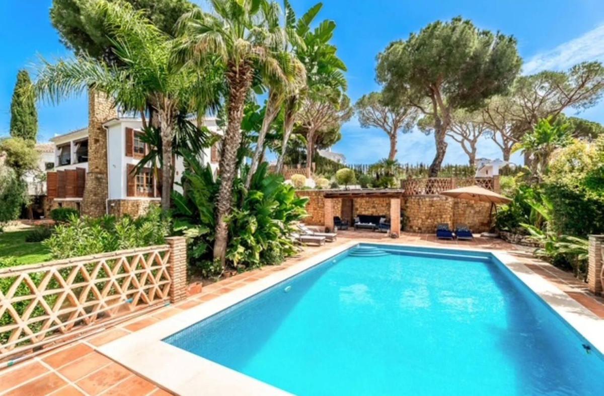 Villa Detached in Elviria