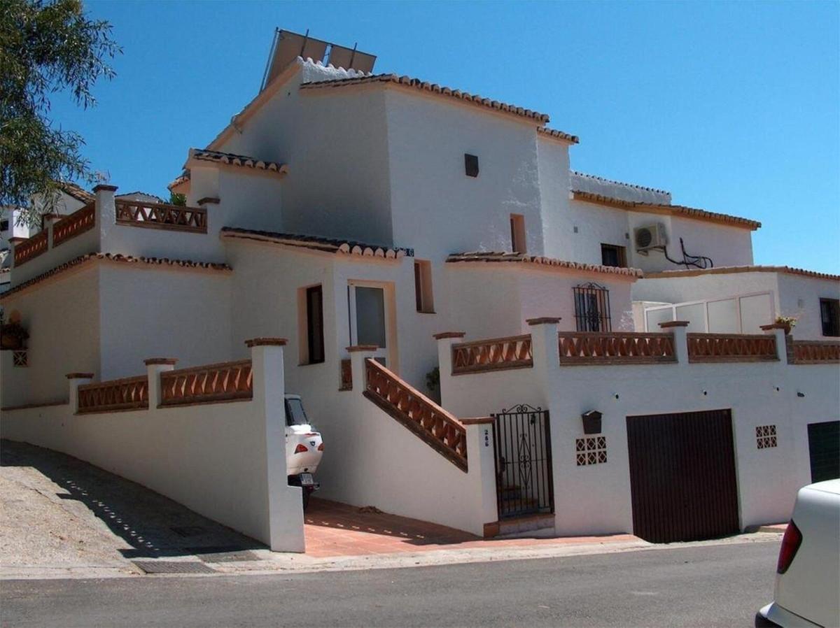 Villa Semi Detached in Calahonda