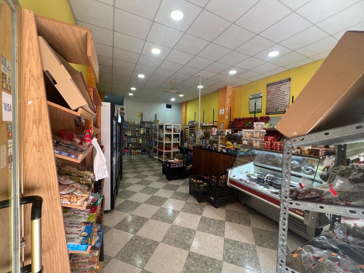 Commercial Commercial Premises in Estepona
