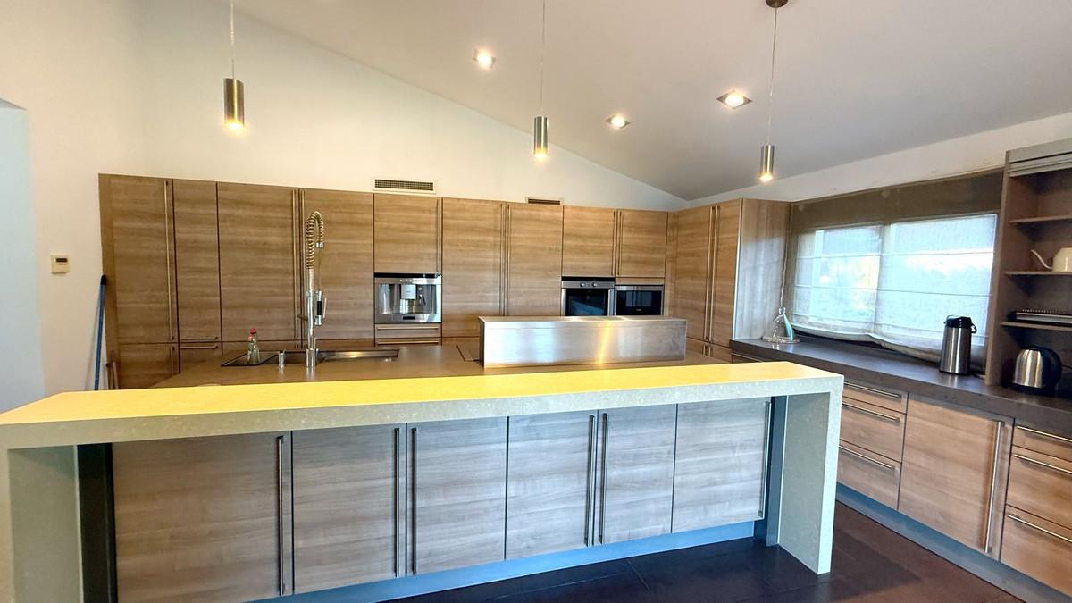 Villa Detached in The Golden Mile