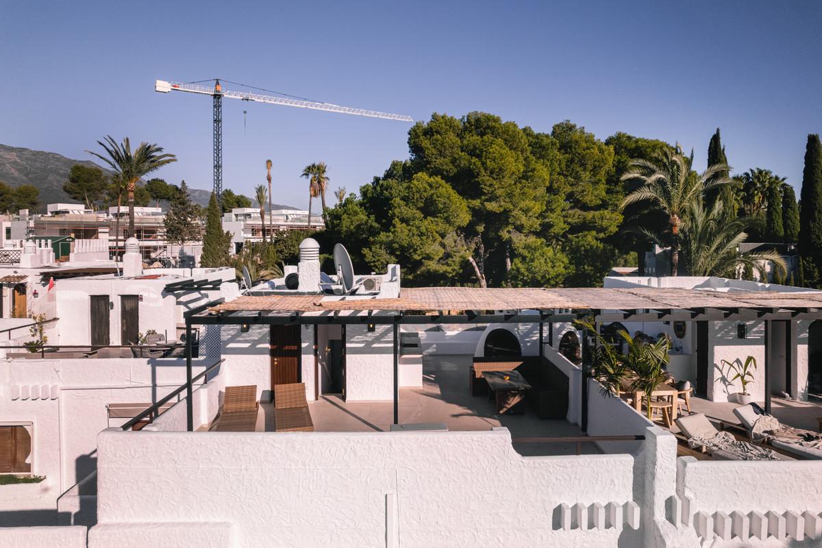 Apartment Penthouse Duplex in Nueva Andaluc&iacute;a