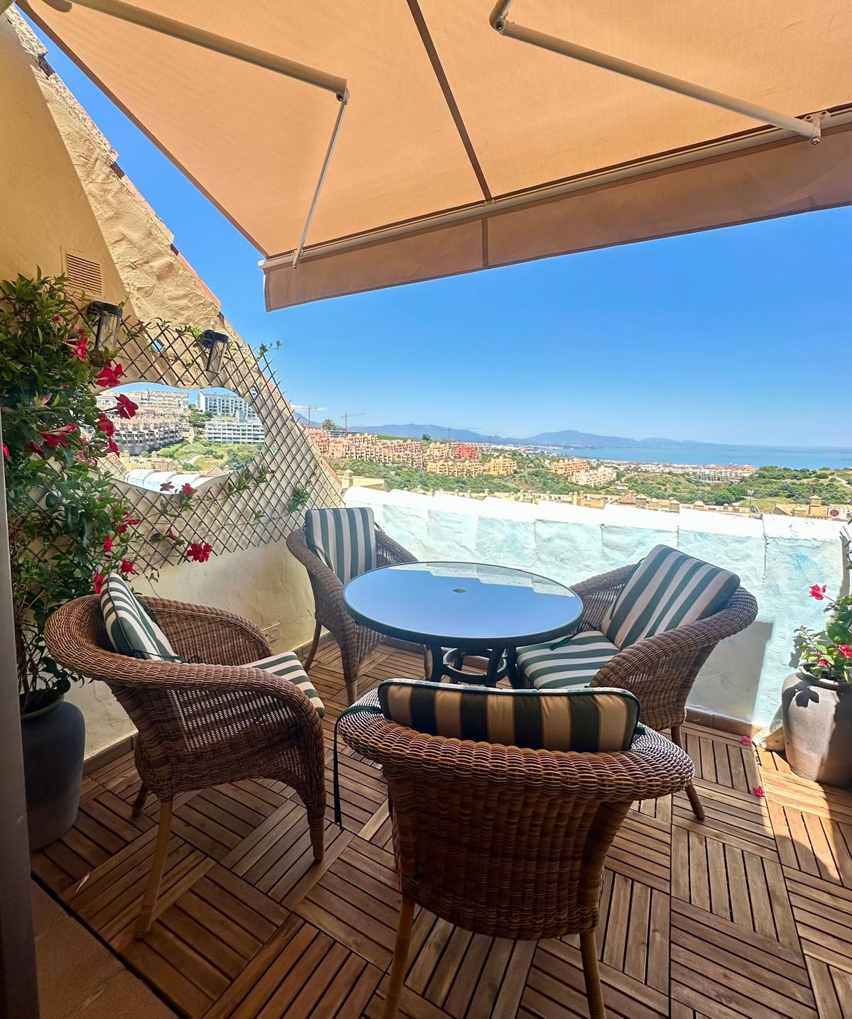 Apartment Penthouse in La Duquesa