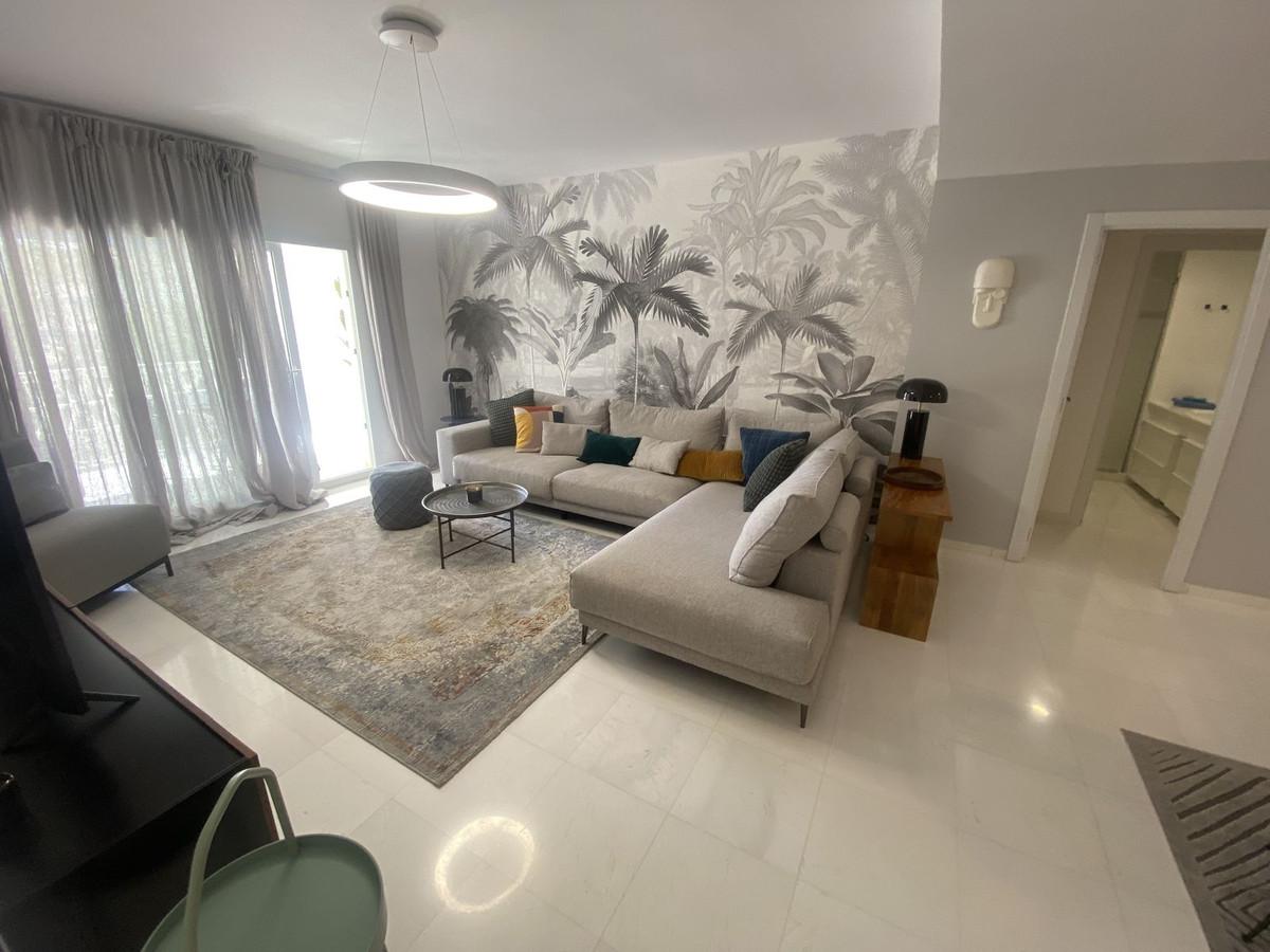 Apartment Middle Floor in Puerto Ban&uacute;s