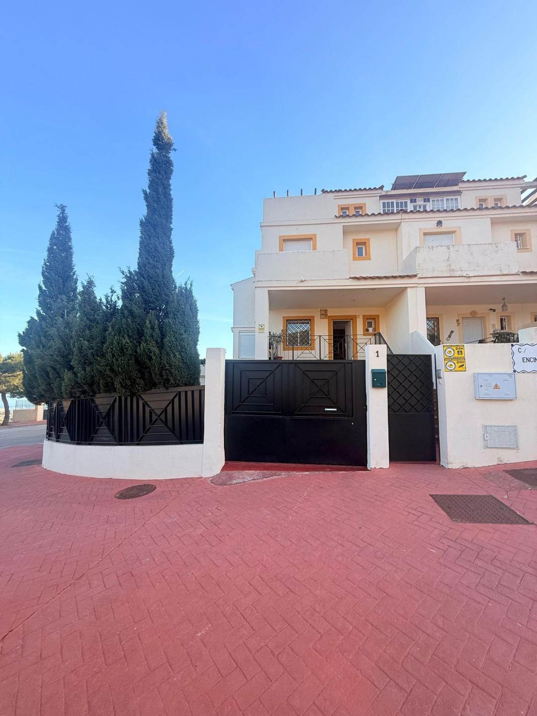 Villa Semi Detached in Benalmadena