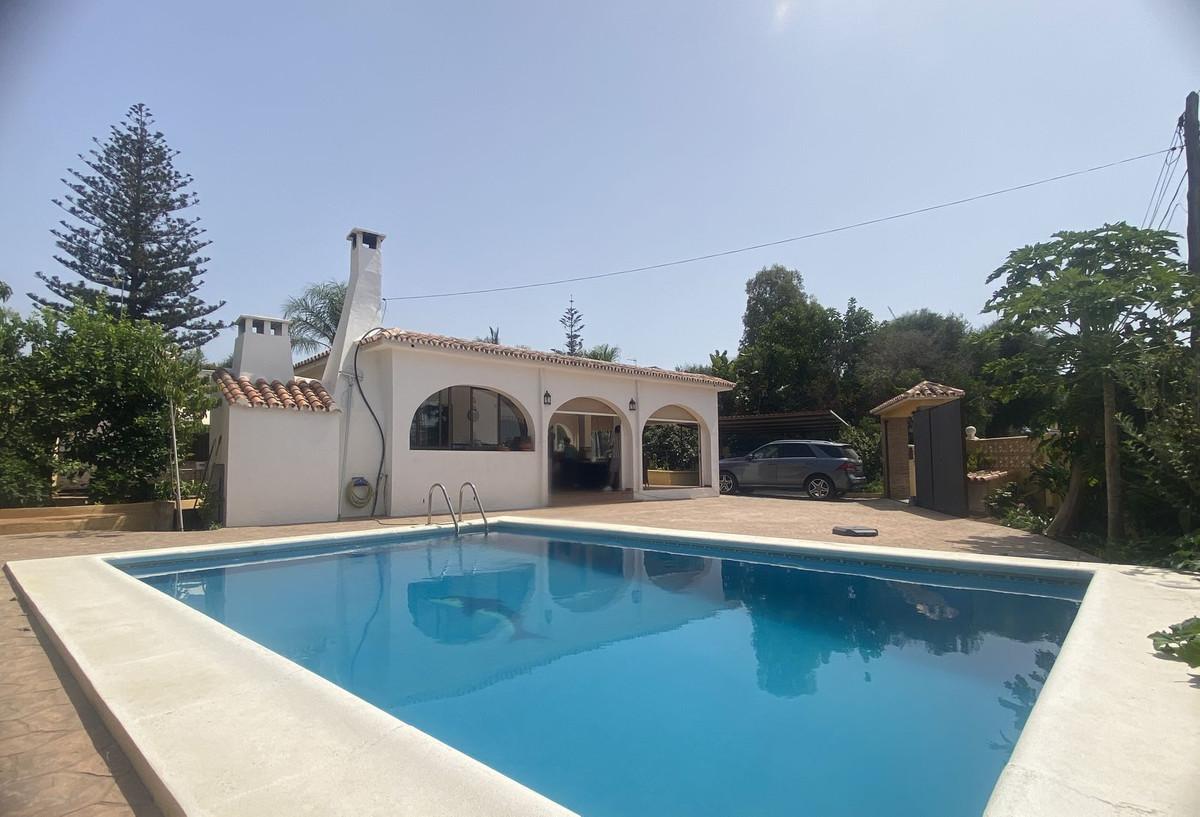 Villa Detached in Elviria