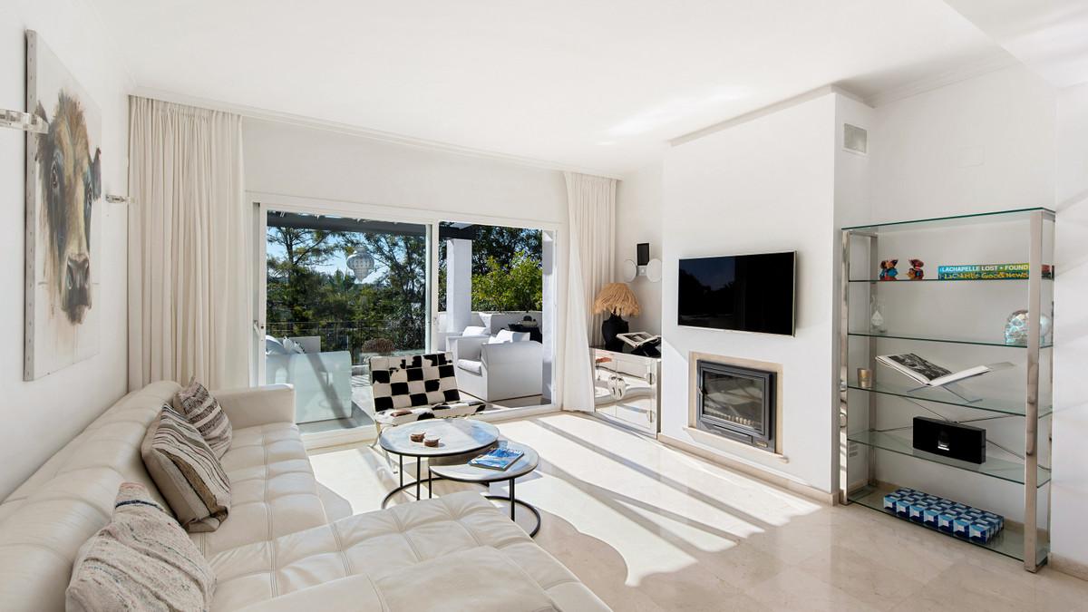 Apartment Penthouse in Nueva Andaluc&iacute;a