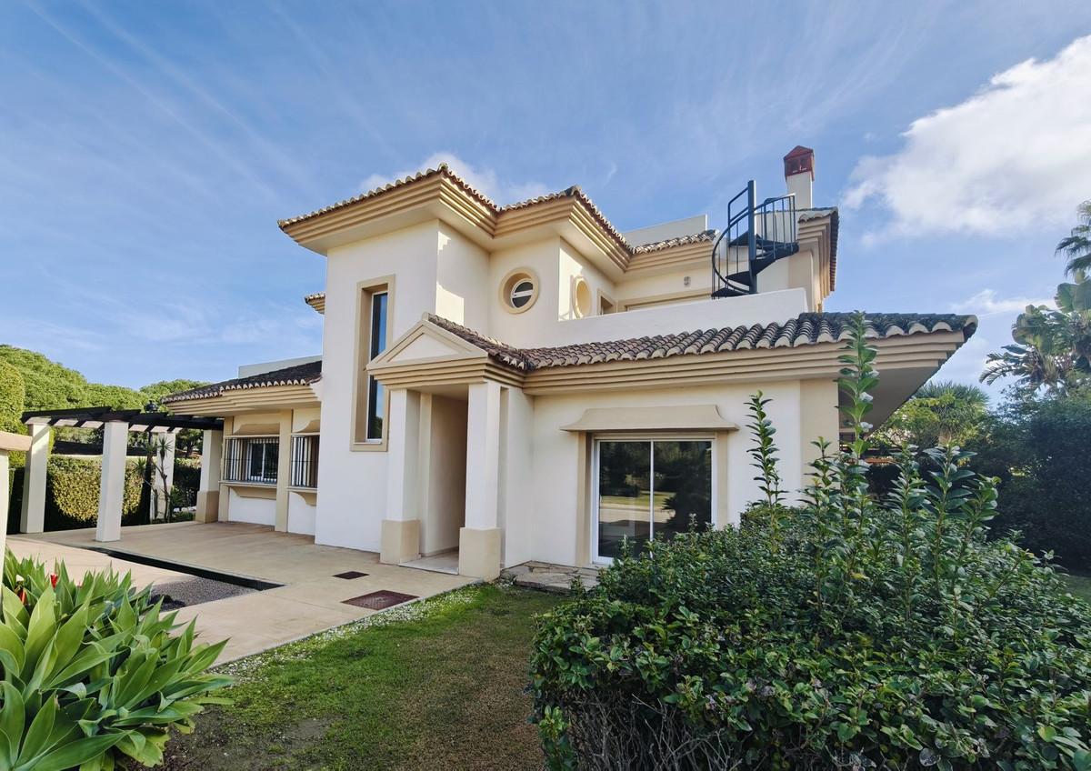 Villa Semi Detached in San Roque Club