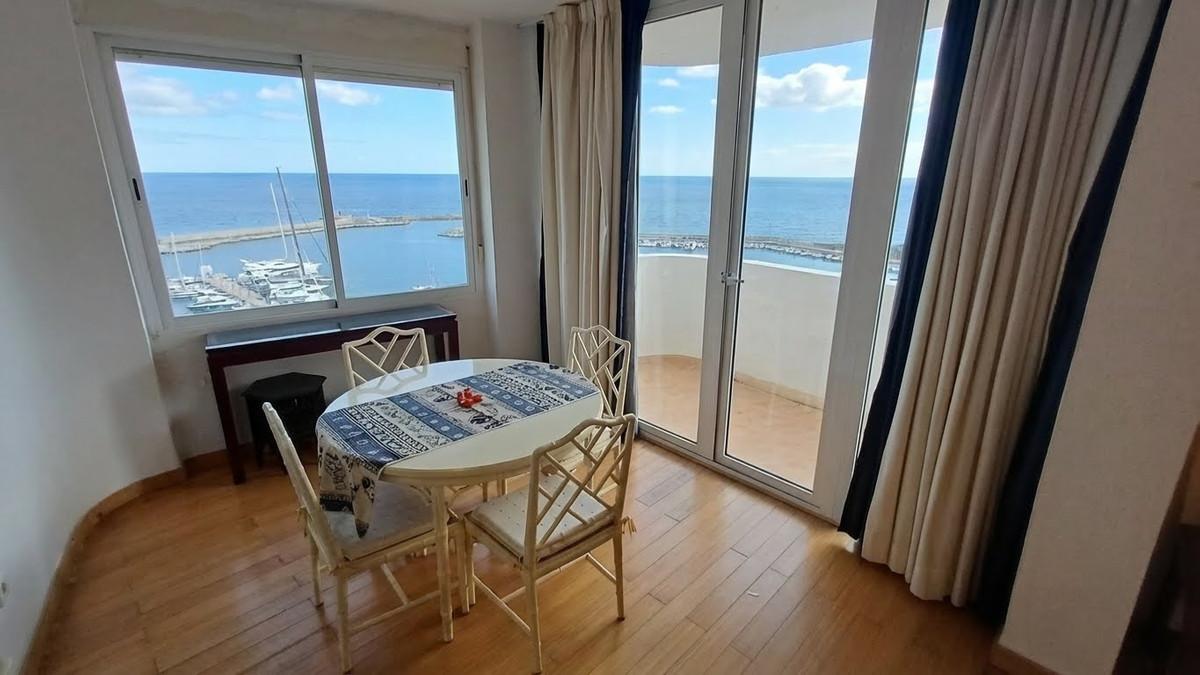 Apartment Middle Floor in Estepona