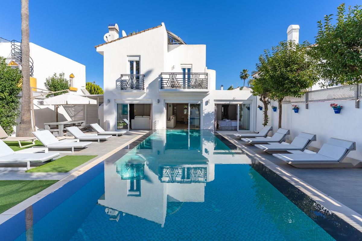 Villa Detached in Estepona