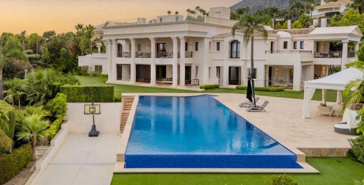 Villa Detached in Sierra Blanca