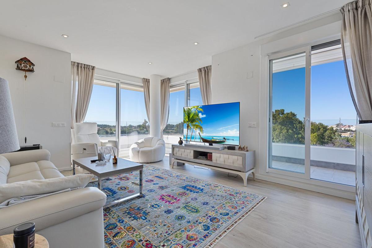 Apartment Middle Floor in Nueva Andaluc&iacute;a