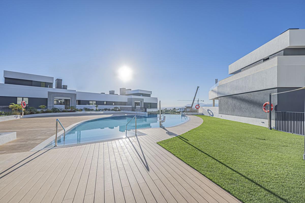 Apartment Middle Floor in Altos de los Monteros