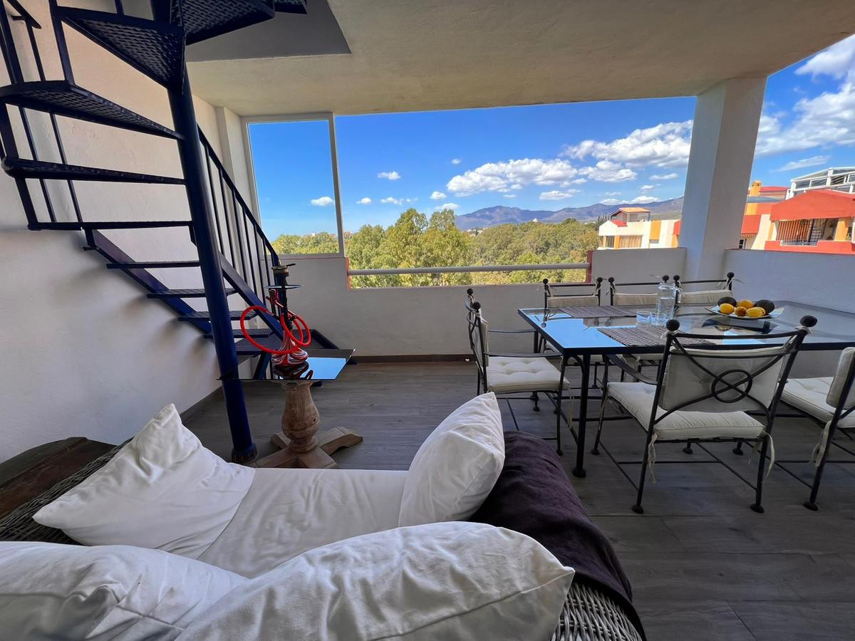 Apartment Penthouse in Estepona