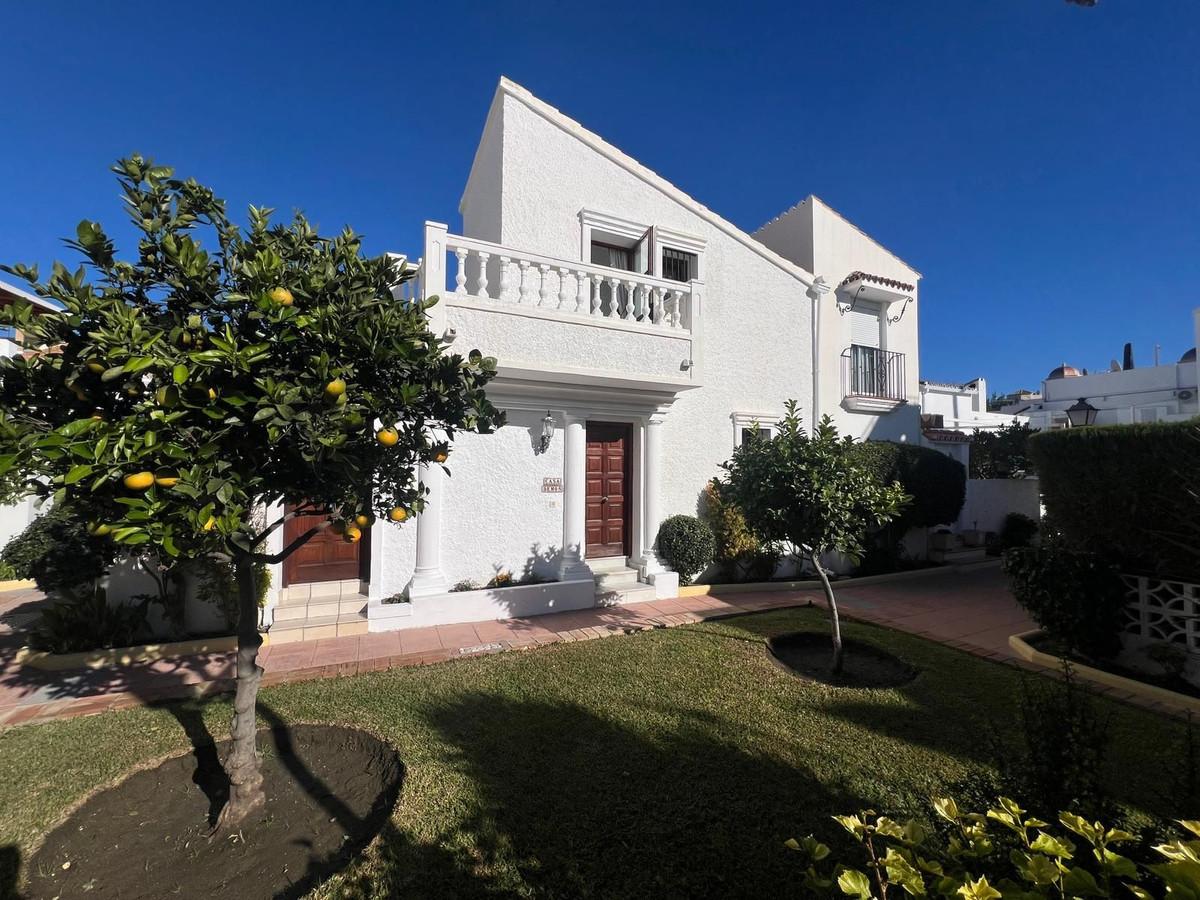 Townhouse Semi Detached in Estepona