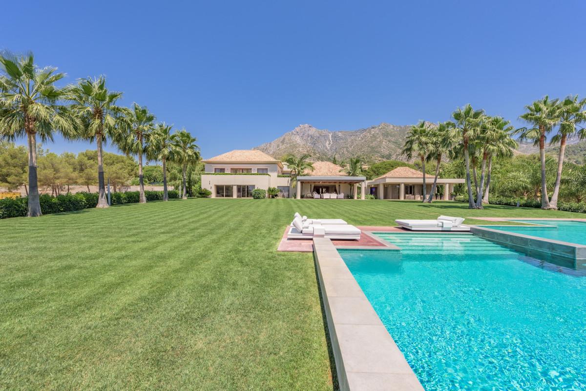 Villa Detached in Sierra Blanca