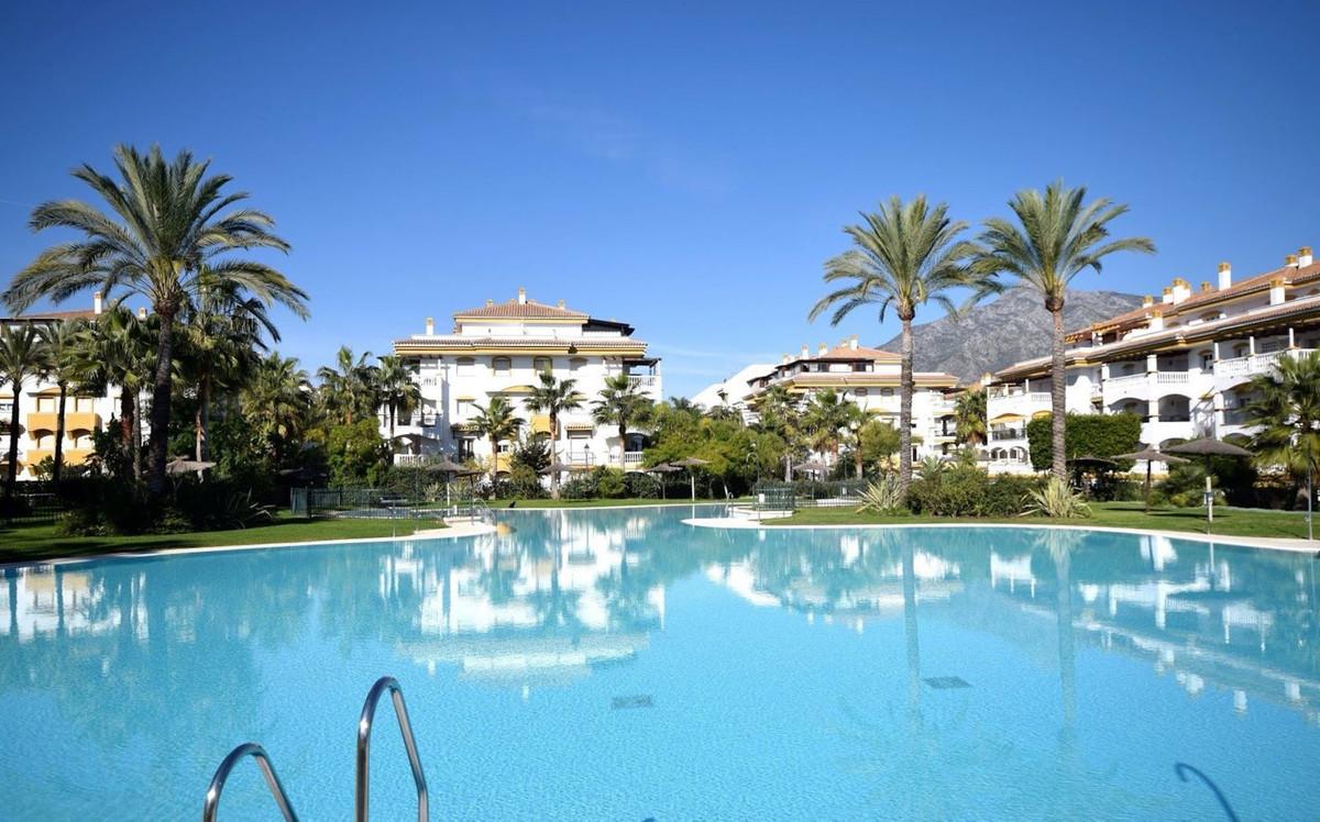 Apartment Penthouse in Nueva Andaluc&iacute;a