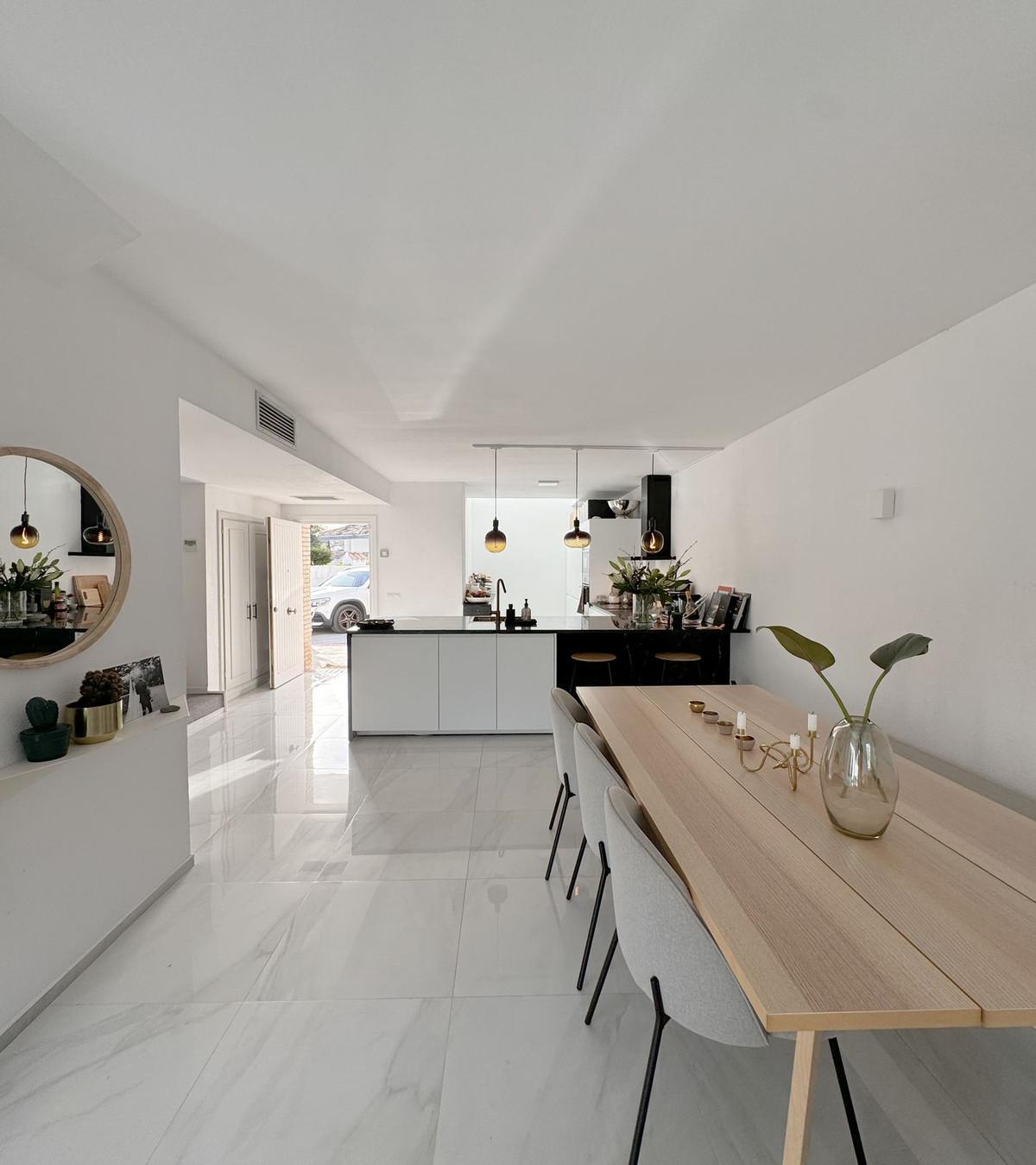 Townhouse Terraced in Nueva Andaluc&iacute;a