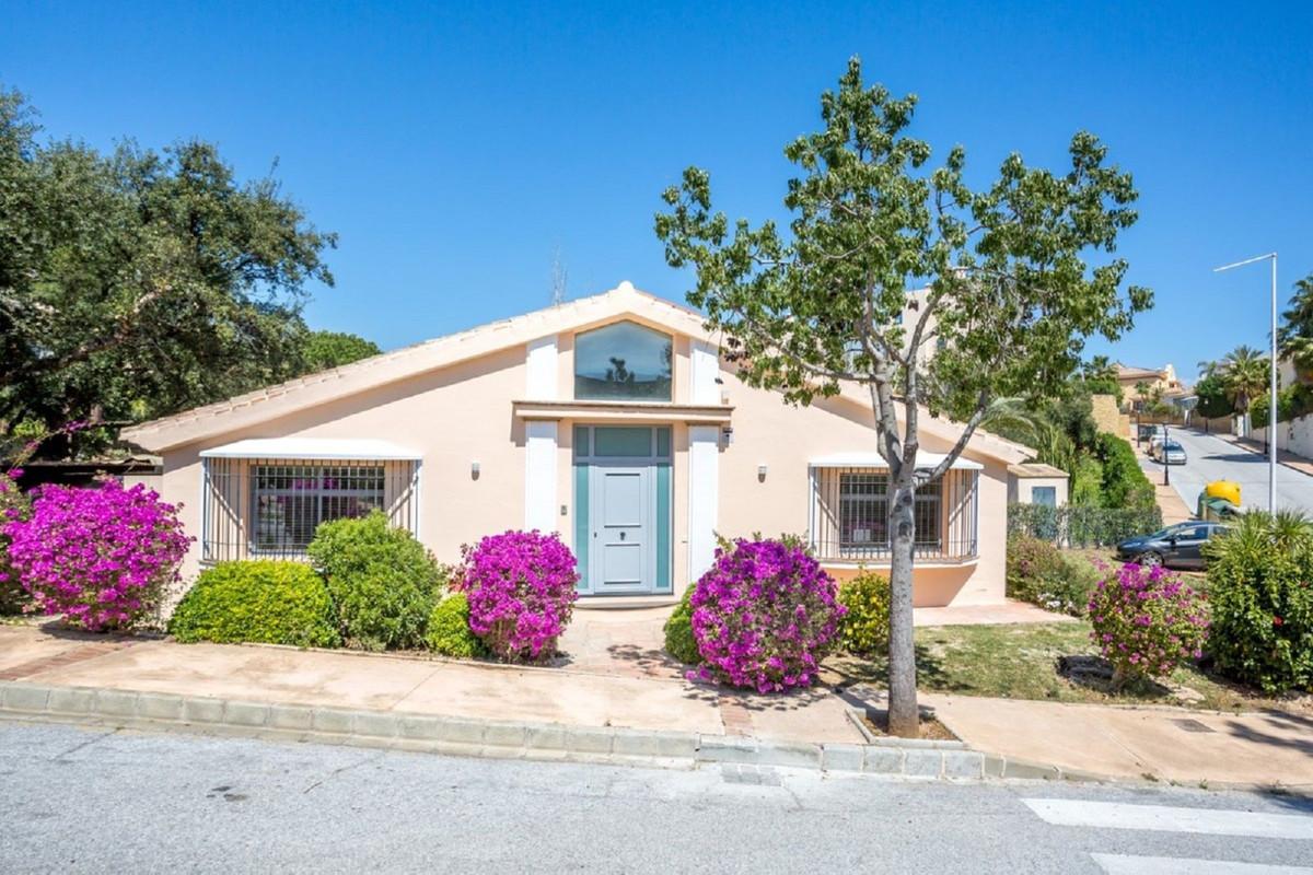 Villa Detached in Elviria