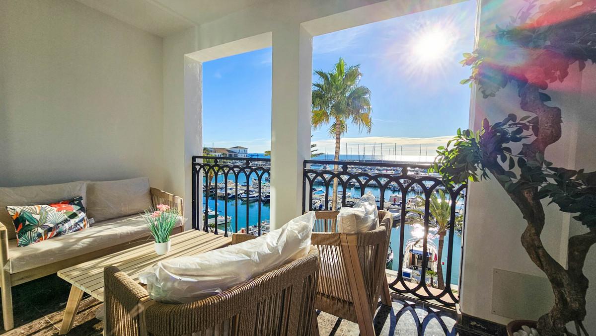 Apartment Middle Floor in La Duquesa