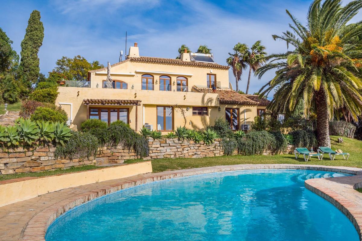 Villa Detached in Estepona