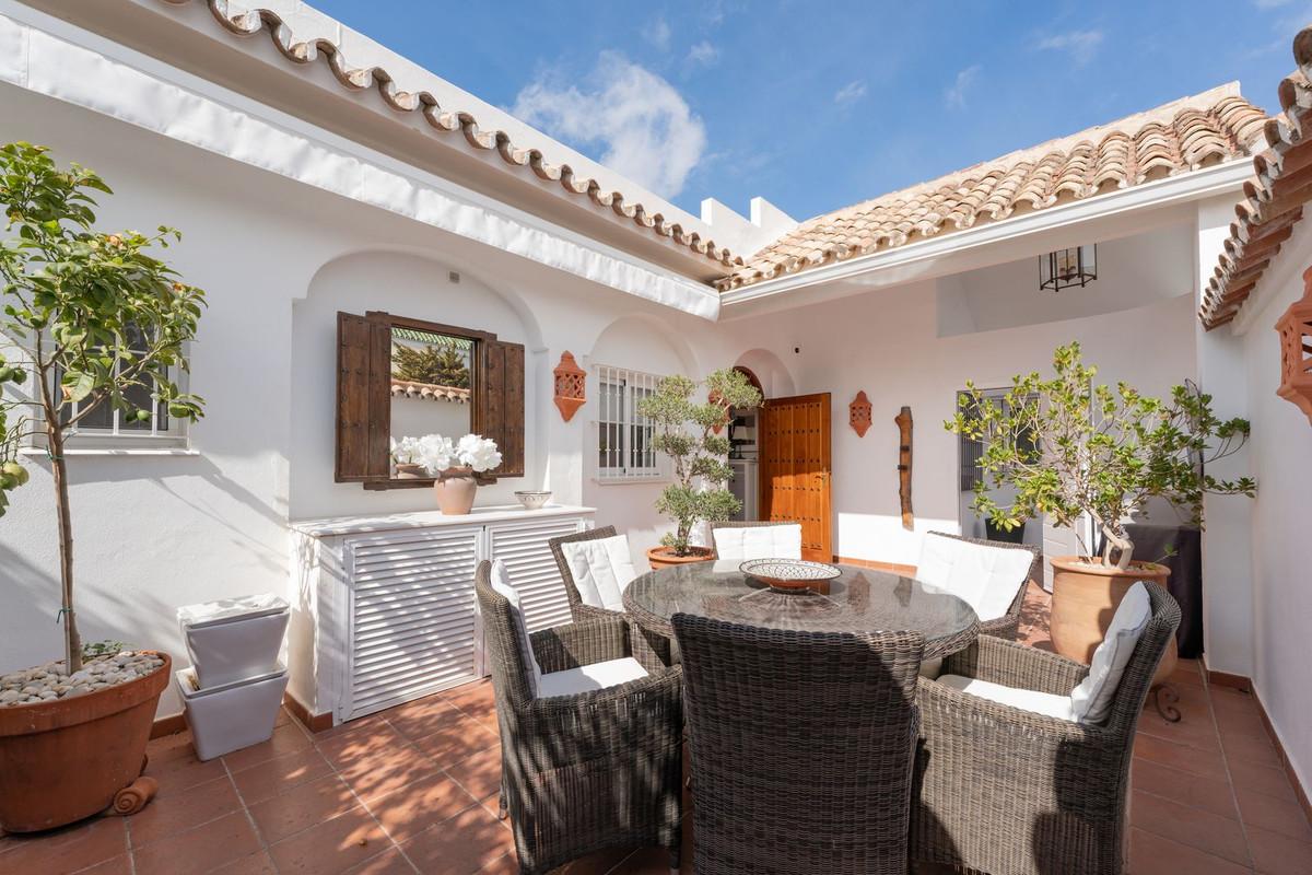 Townhouse Terraced in Nueva Andaluc&iacute;a
