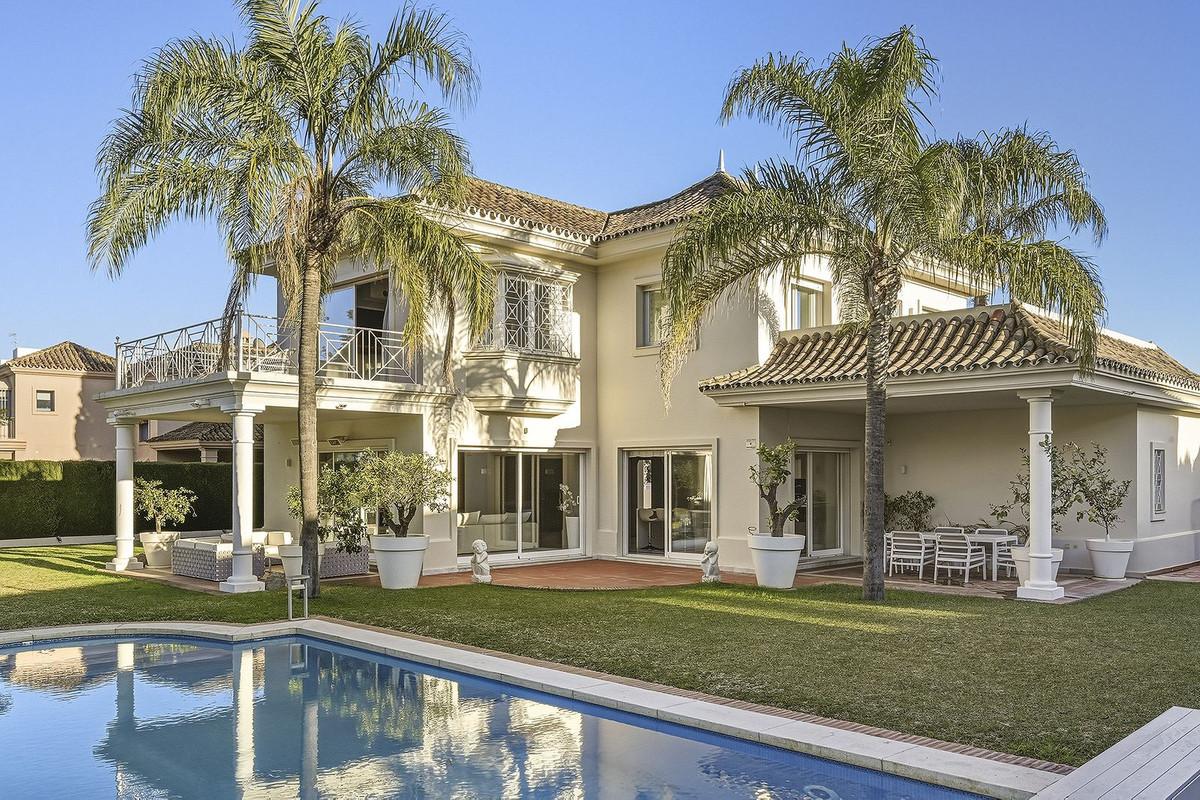 Villa Detached in Guadalmina Alta