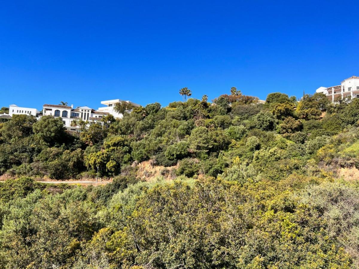 Plot Residential in Benahav&iacute;s