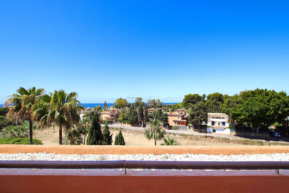 Apartment Penthouse in Bah&iacute;a de Marbella