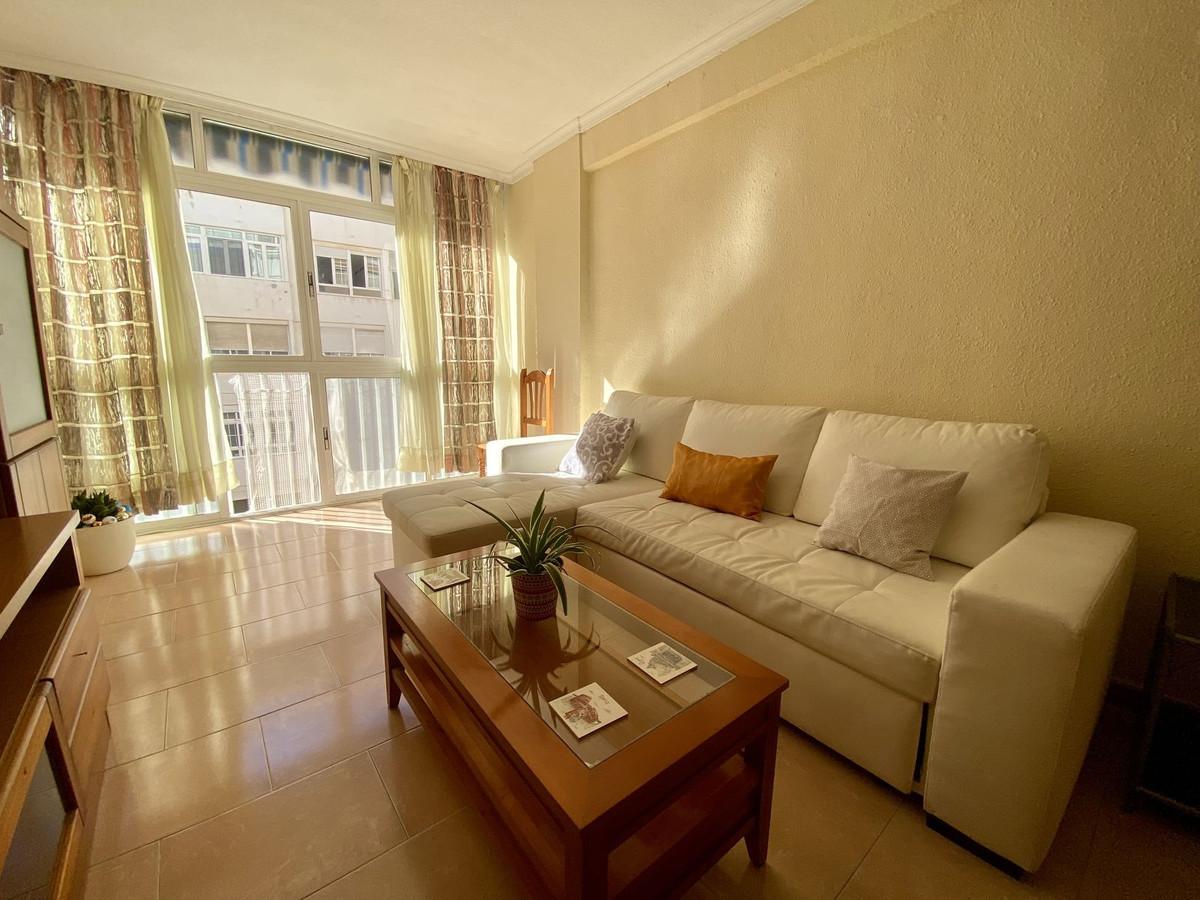 Apartment Middle Floor in M&aacute;laga